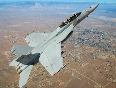 F/A-18 Hornet: Το μαχητικό αεροσκάφος που άλλαξε τα δεδομένα (βίντεο)